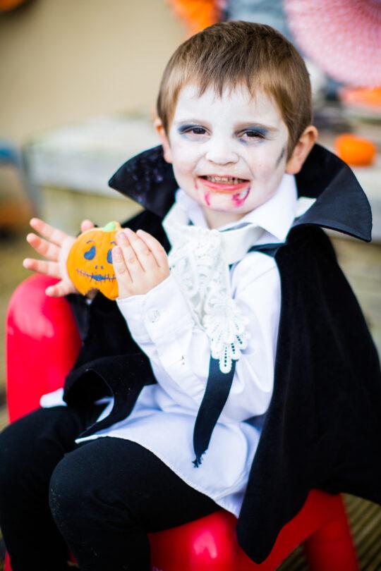 Atelier Spatz Halloween Dracula Costume in pure cotton velvet