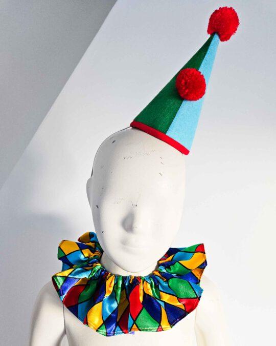 Atelier Spatz Colourful pointy clown hats and collars for kids