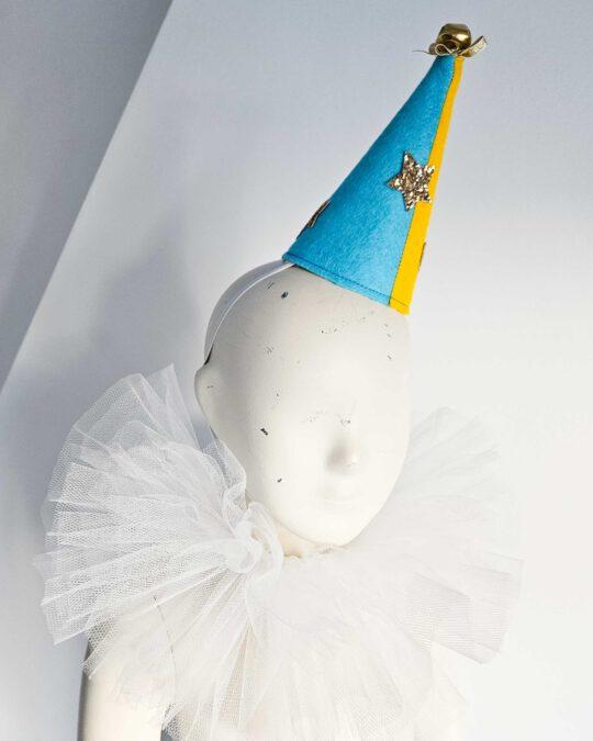 Atelier Spatz Colourful pointy clown hats and collars for kids