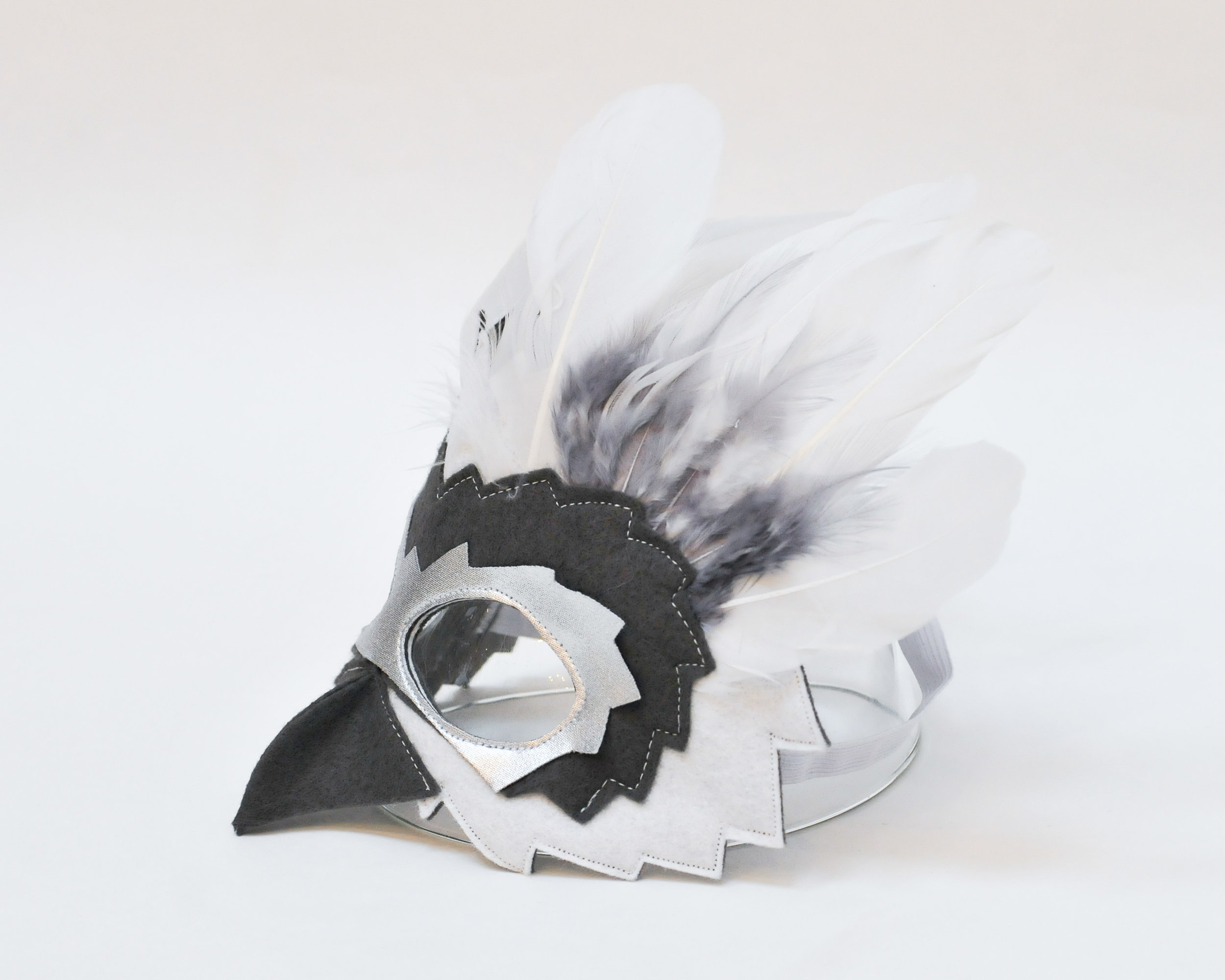 Schnee Eule Maske | Silber Grau Feder und Filz Vogel Maske