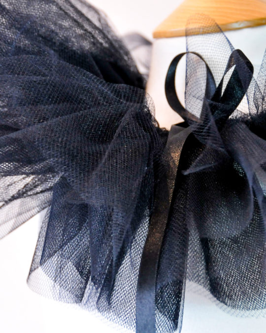 Collier de tulle noir Harlequin en noir ou blanc