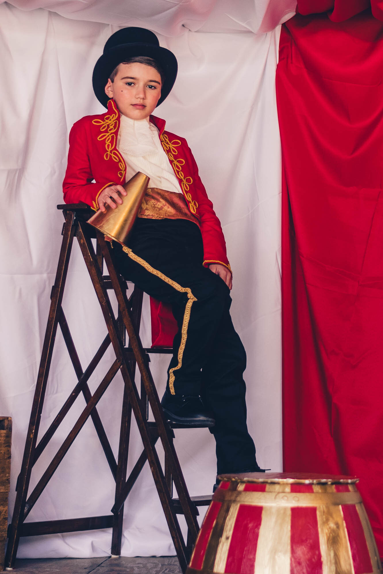 Costume de maître de cirque pour enfants - veste, pantalon et haut de forme