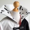 Manteau assymétrique Cruella avec motif dalmatien pour Halloween